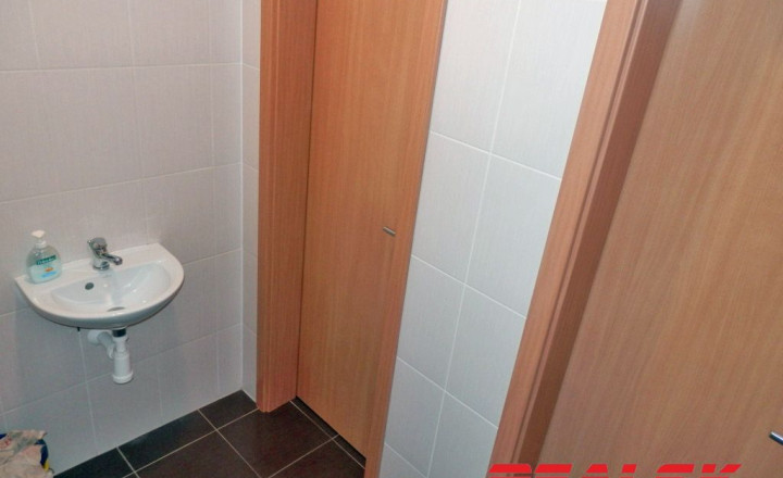 Kancelárske priestory s terasou v centre Nitry na prenájom - fotografia 18