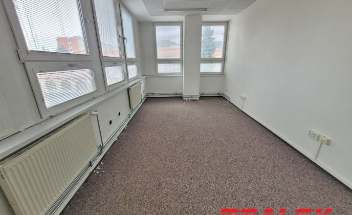 Kancelárske priestory v centre Nitry na prenájom - fotografia 3