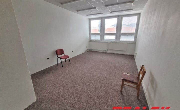 Kancelárske priestory v centre Nitry na prenájom - fotografia 4