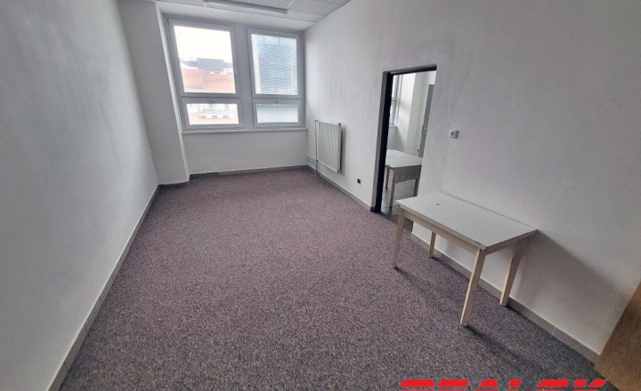 Kancelárske priestory v centre Nitry na prenájom - fotografia 5