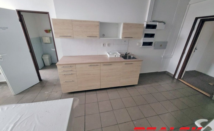 Kancelárske priestory v centre Nitry na prenájom - fotografia 6