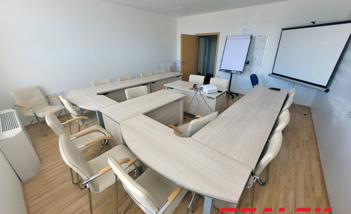 Kancelárie v centre Nitry na prenájom (možnosť prispôsobiť plochu) - fotografia 5