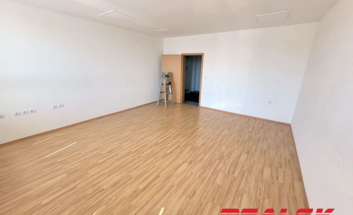 Kancelárie v centre Nitry na prenájom (možnosť prispôsobiť plochu) - fotografia 9