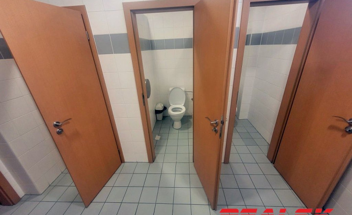 Kancelárie v centre Nitry na prenájom (možnosť prispôsobiť plochu) - fotografia 12