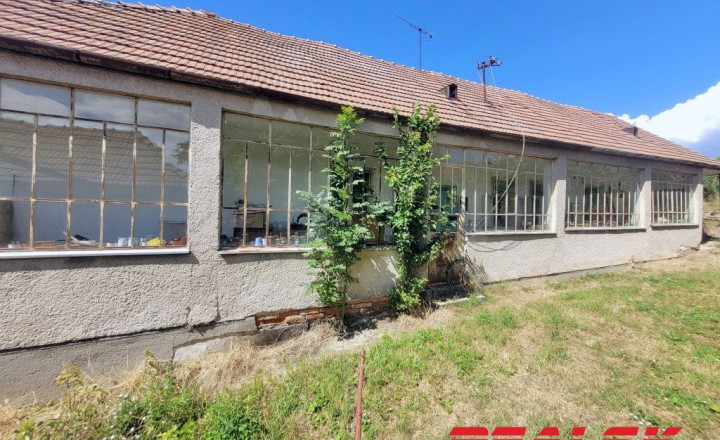 Dva rodinné domy s veľkým pozemkom v Lehote na predaj - fotografia 21