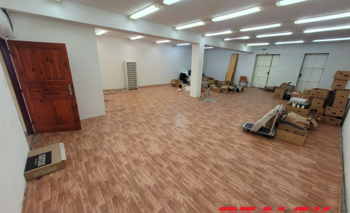 Priestory pre obchod, skladovanie a ľahkú výrobu v Nitre na prenájom - fotografia 2