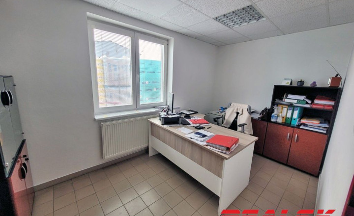 Samostatne stojaca administratívna budova v Nitre na prenájom - fotografia 4