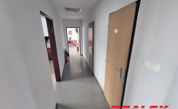 Samostatne stojaca administratívna budova v Nitre na prenájom - fotografia 5