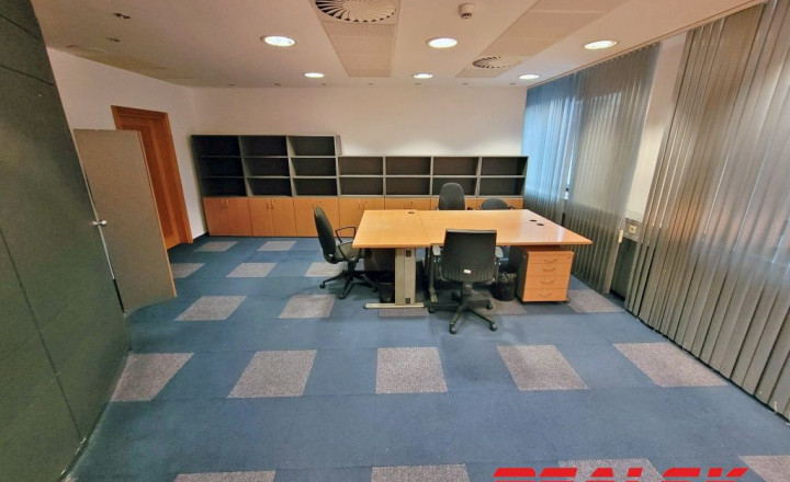 Administratívne priestory v centre Nitry na prenájom - fotografia 1