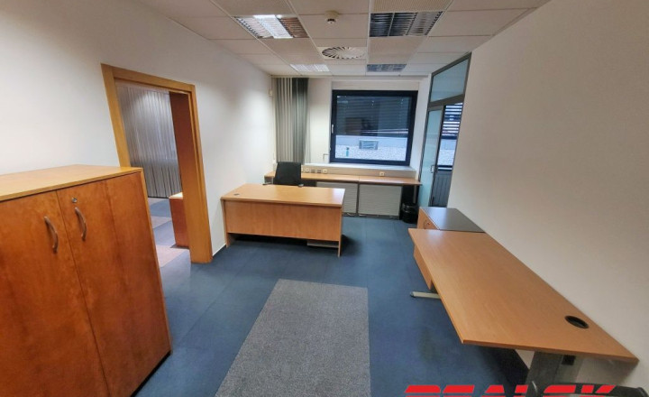 Administratívne priestory v centre Nitry na prenájom - fotografia 3