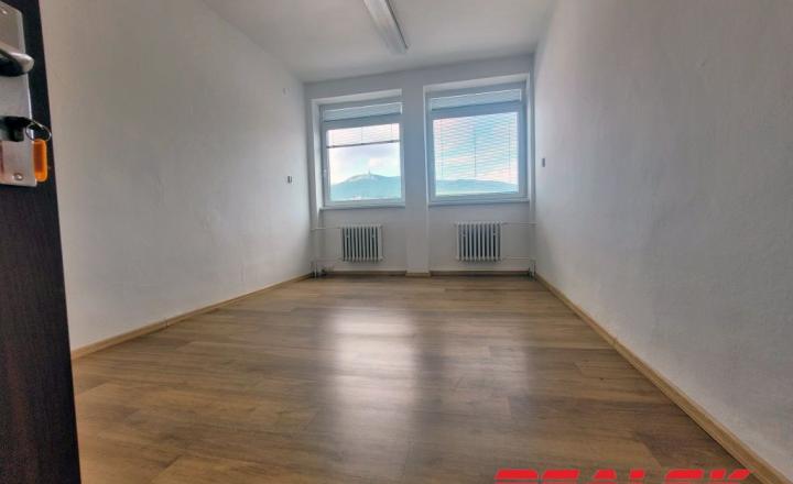 Kancelárie od 12 do 100 m2 v Nitre na prenájom - fotografia 6