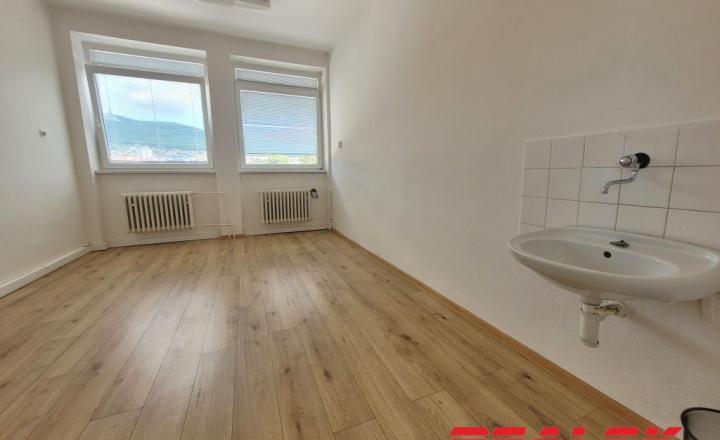 Kancelárie od 12 do 100 m2 v Nitre na prenájom - fotografia 12