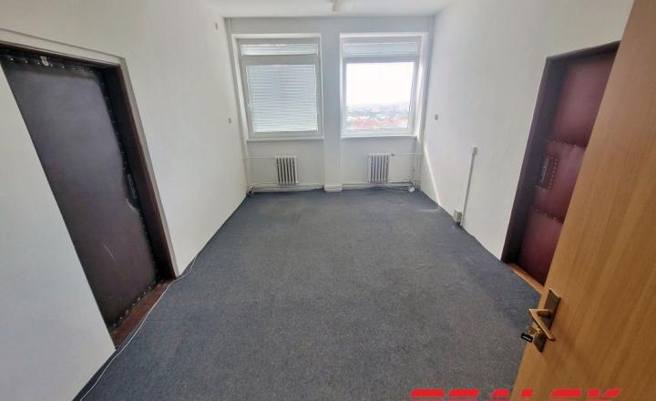 Kancelárie od 12 do 100 m2 v Nitre na prenájom - fotografia 14
