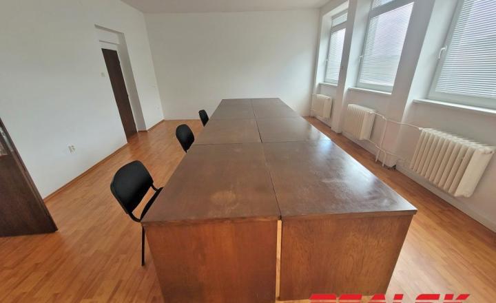 Kancelárie od 12 do 100 m2 v Nitre na prenájom - fotografia 18