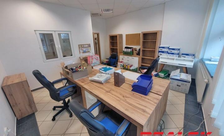 Kancelárske priestory na Svätoplukovom námestí v Nitre na prenájom - fotografia 11