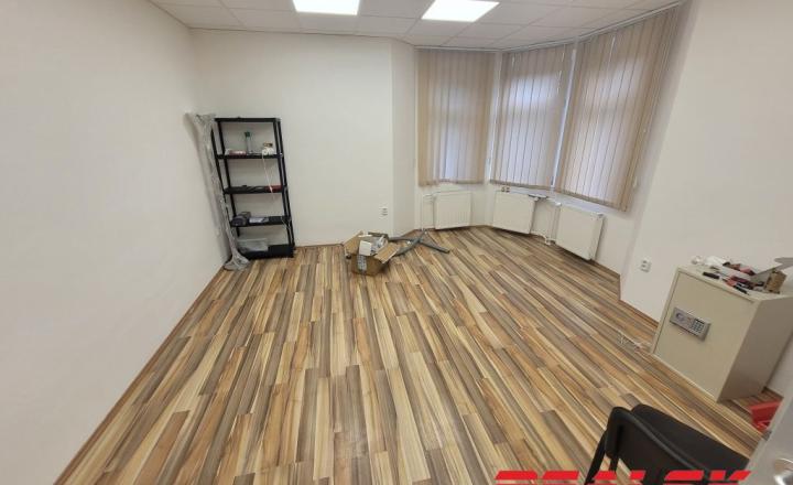 Dom pre administratívne a obchodné účely v Nitre na prenájom - fotografia 3