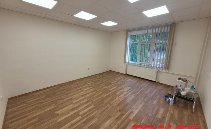 Dom pre administratívne a obchodné účely v Nitre na prenájom - fotografia 4