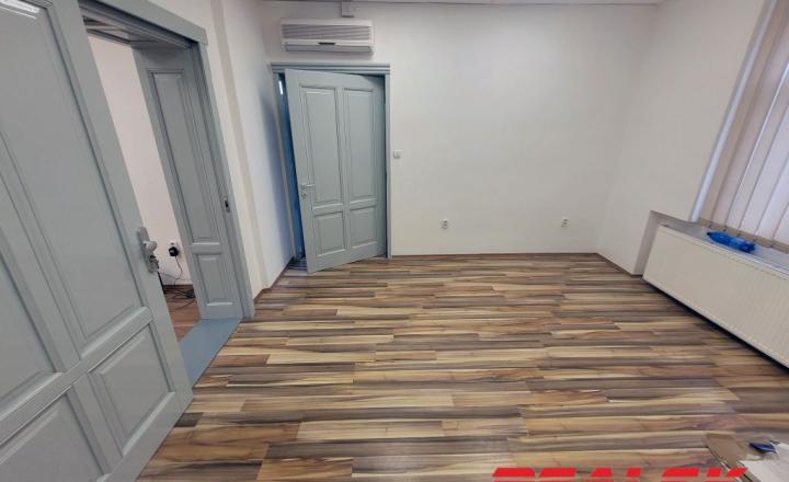 Dom pre administratívne a obchodné účely v Nitre na prenájom - fotografia 5