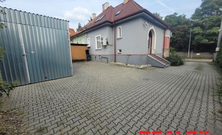 Dom pre administratívne a obchodné účely v Nitre na prenájom - fotografia 19