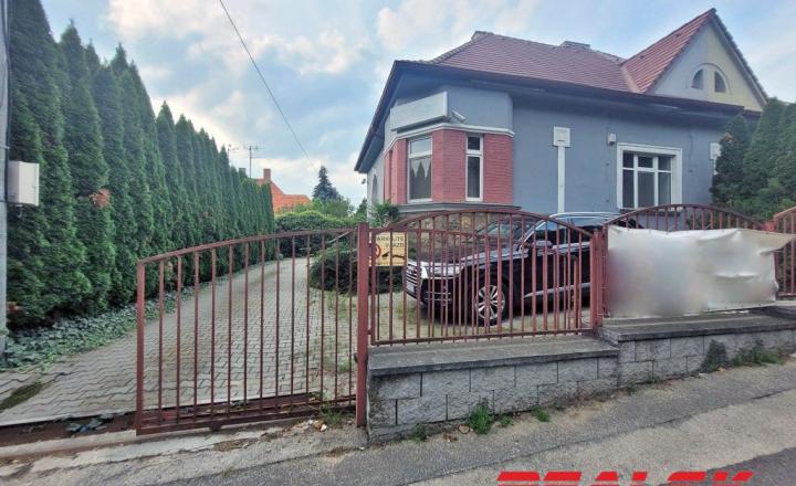 Dom pre administratívne a obchodné účely v Nitre na prenájom - fotografia 28