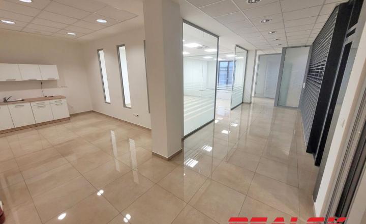 Nadštandardné kancelárske priestory v centre Nitry na prenájom - fotografia 9