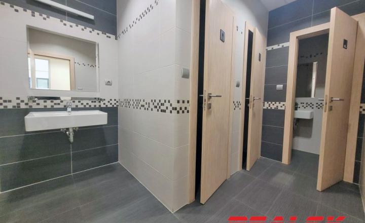 Nadštandardné kancelárske priestory v centre Nitry na prenájom - fotografia 12
