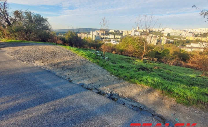 Stavebný pozemok v Karlovej Vsi na predaj - fotografia 8