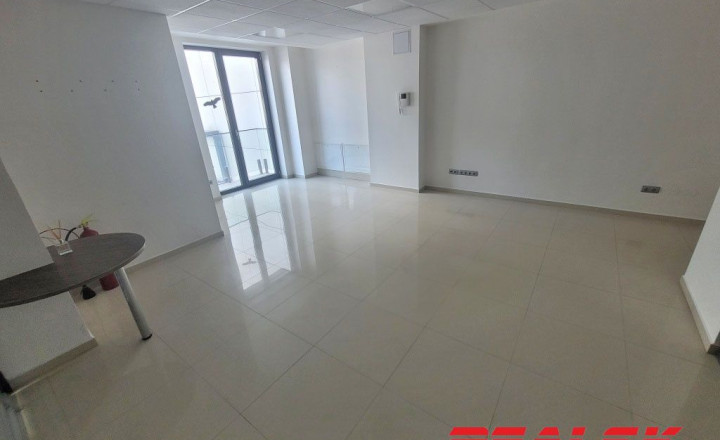 Nadštandardné kancelárske priestory v centre Nitry na prenájom - fotografia 1