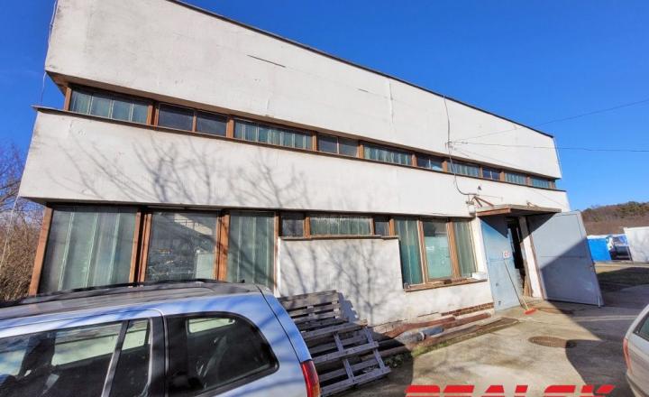 Samostatná budova pre výrobu a skladovanie v Nitre na prenájom - fotografia 1