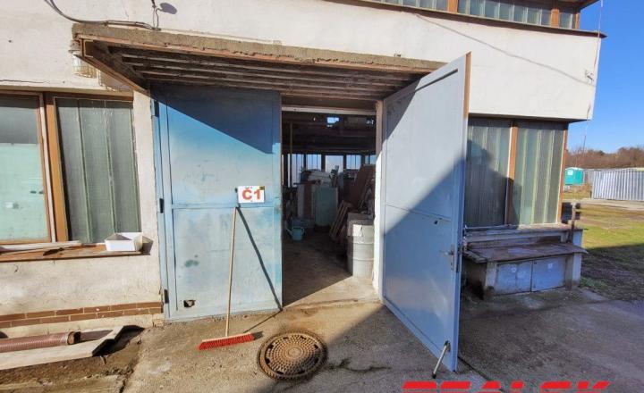 Samostatná budova pre výrobu a skladovanie v Nitre na prenájom - fotografia 3