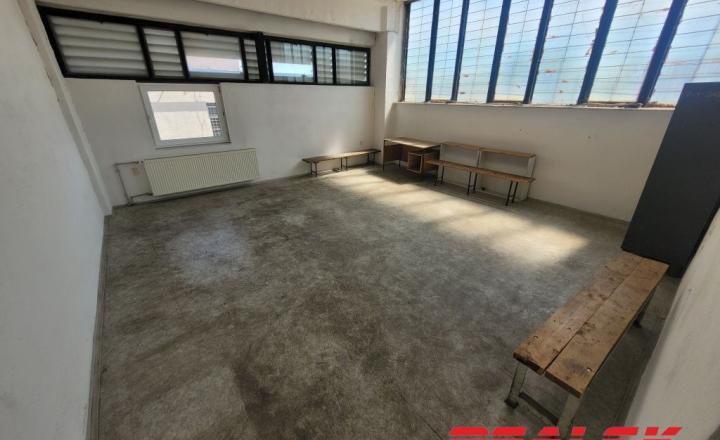 Výrobno-skladové priestory s mostovým žeriavom v Nitre na prenájom - fotografia 10