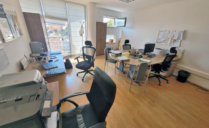 Administratívna budova v centre Nitry na prenájom - fotografia 7