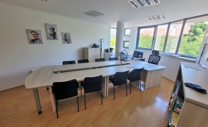 Administratívna budova v centre Nitry na prenájom - fotografia 10