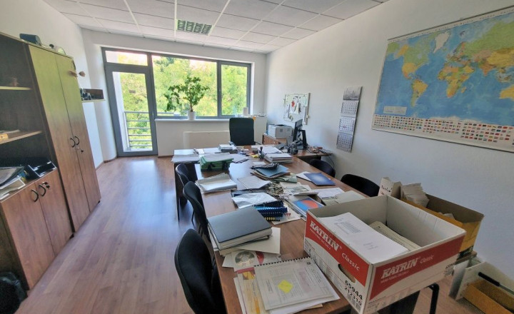 Administratívna budova v centre Nitry na prenájom - fotografia 17