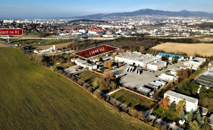 Priemyselný pozemok v Nitre na predaj - fotografia 1