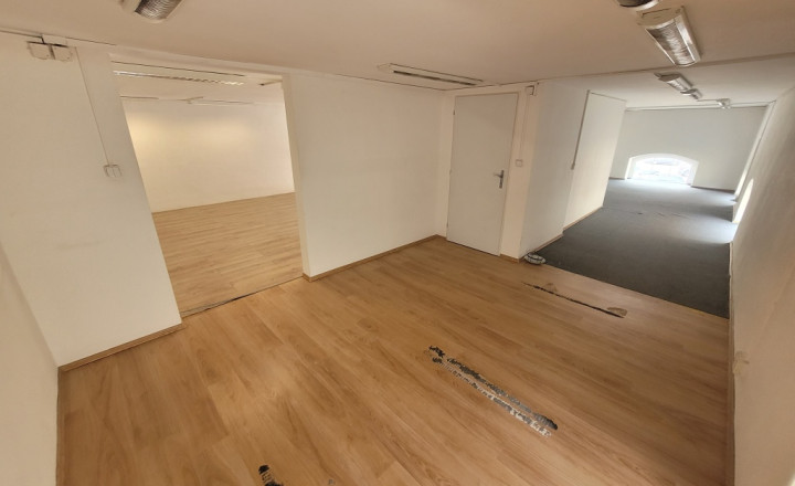 Prevádzkové priestory v centre Nitry s parkovaním - prenájom - fotografia 9