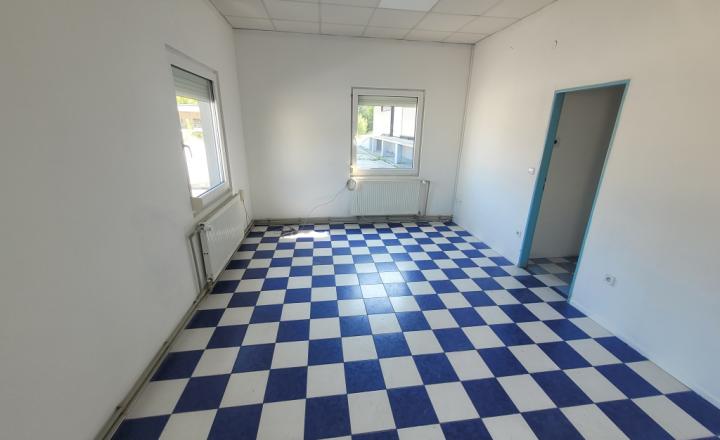 Sklad s chladničkou, rampou a voľnou plochou v Nitre na prenájom - fotografia 15