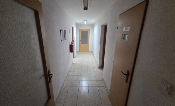 Výrobná hala s mostovým žeriavom v Nitre na prenájom - fotografia 10