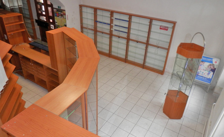 Obchodné priestory v centre Nitry na prenájom - fotografia 13