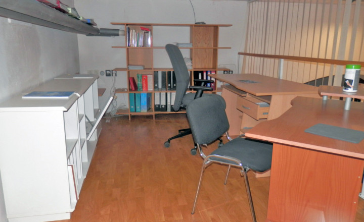 Obchodné priestory v centre Nitry na prenájom - fotografia 12