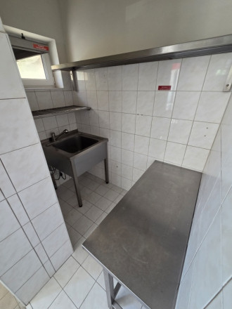 Prenájom reprezentatívnej komerčnej budovy s terasami v absolútnom centre Nitry - fotografia 11