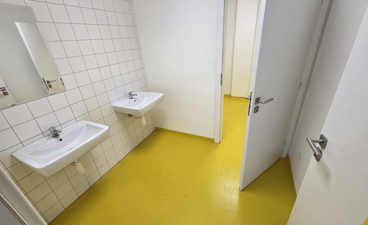 Výrobno-skladové priestory v Nitre na prenájom (možnosť prispôsobiť m2) - fotografia 11
