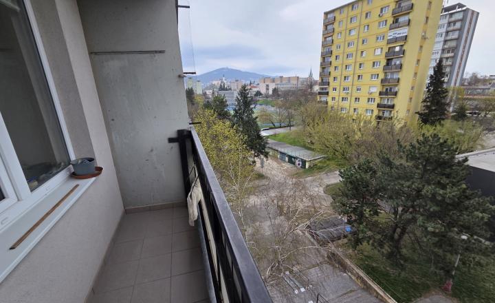 Garsónka s loggiou a klimatizáciou v centre Nitry - prenájom - fotografia 7