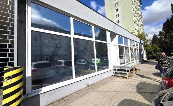 Obchodný priestor s výkladom a parkovaním v Nitre - prenájom - fotografia 18