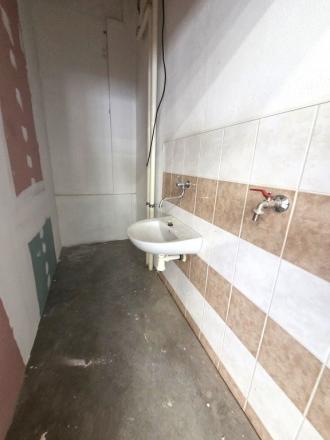 Skladový priestor s kanceláriou a parkovaním na prenájom - fotografia 5