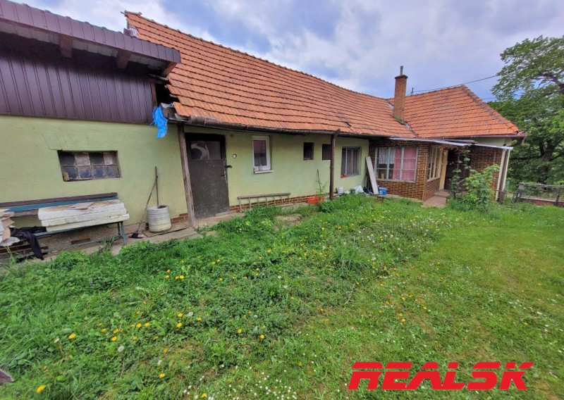 Rodinný dom s pozemkom v Nitre - Kynek, na predaj