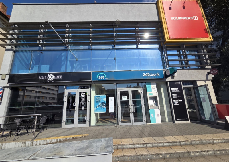 Prenájom obchodného priestoru s výkladom – centrum Nitry