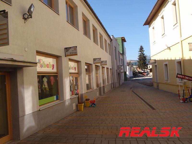Obchodné priestory - prenájom Námestie Banská Bystrica