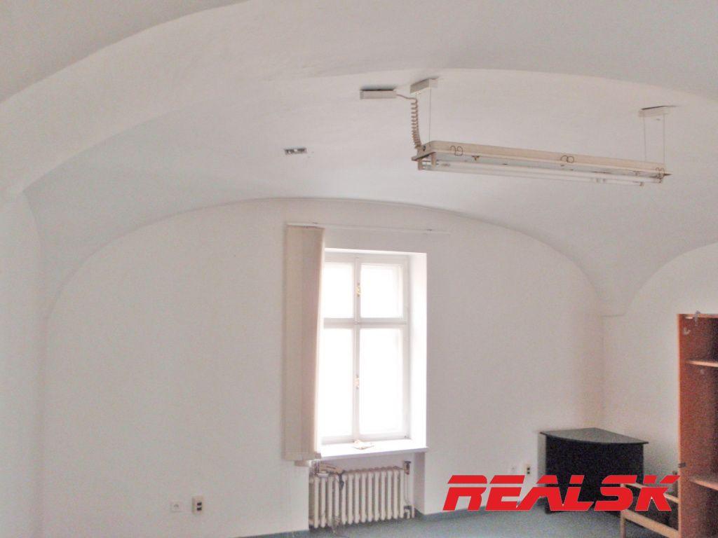 Kancelárie 21m2 v centre mesta Banská Bystrica