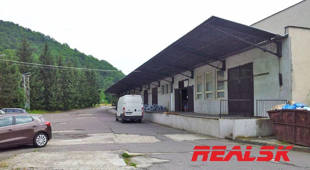 Na predaj skladové priestory 5088m2 + admin. budova